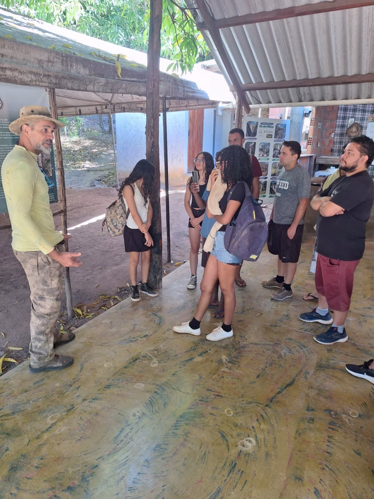 A maior cachoeira do estado de goiás recebe visita de comunidades locais da Chapada dos Veadeiros